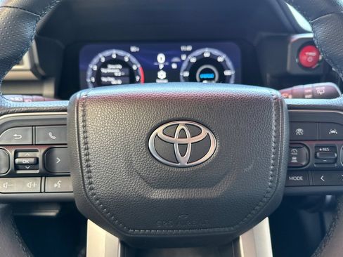 Certified 2025 Toyota 4Runner TRD Off-Road Premium AWD/4WD image 29