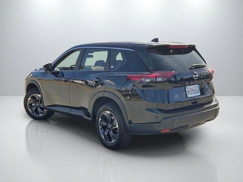 Used 2025 Nissan Rogue SV image 6