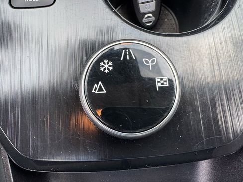 Used 2021 Nissan Rogue SV w/ Premium Package image 30