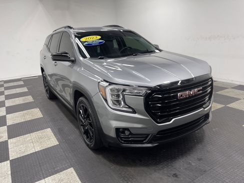 Used 2023 GMC Terrain SLT w/ Elevation Edition image 6