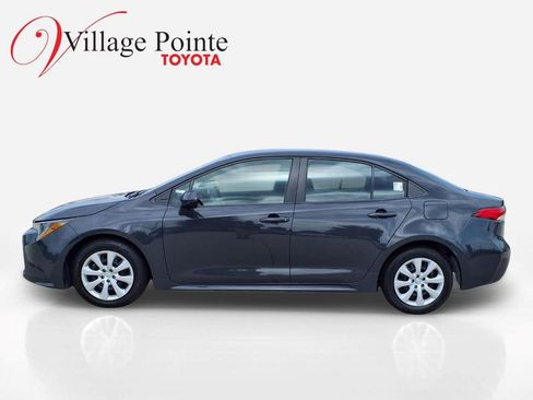 Used 2024 Toyota Corolla LE FWD image 2