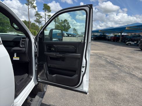 New 2026 RAM 2500 Limited AWD/4WD image 14