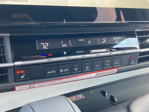 New 2026 Toyota Sienna XLE image 25