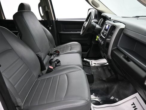 Used 2019 RAM 1500 Tradesman w/ Chrome Appearance Group RWD image 33