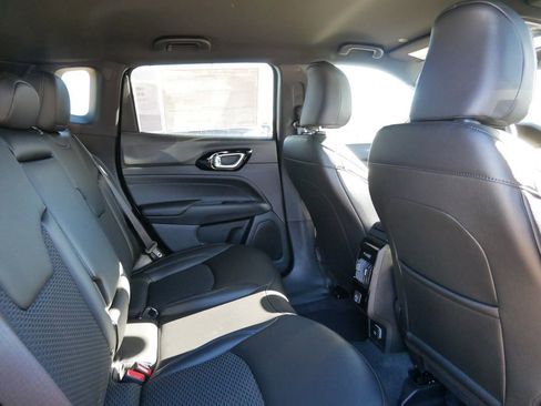 New 2026 Jeep Compass Latitude image 24