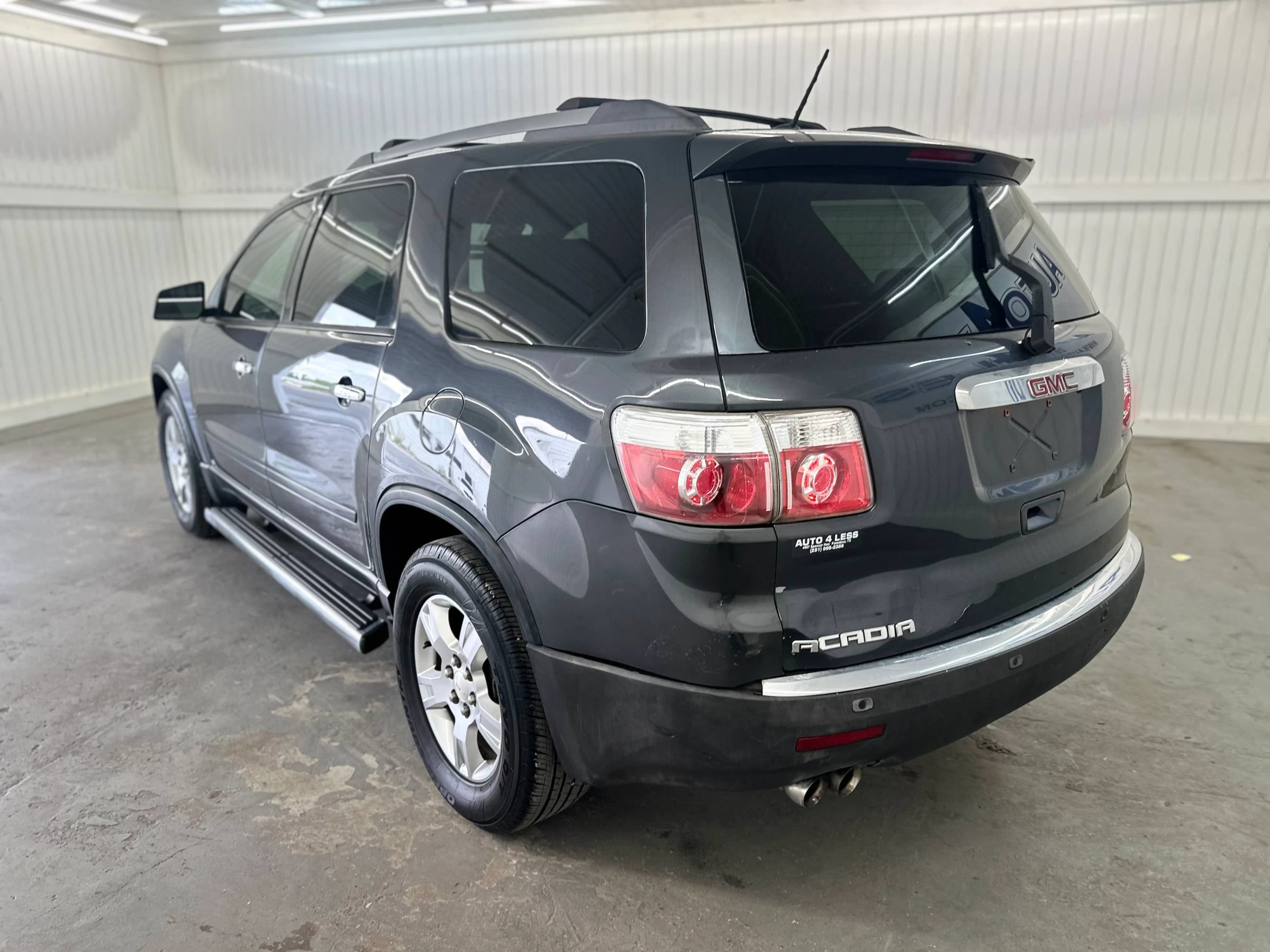 Used 2012 GMC Acadia SLE w/ LPO, 'HIT The Road' Package FWD image 7