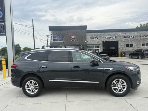 Used 2019 Buick Enclave Essence image 4