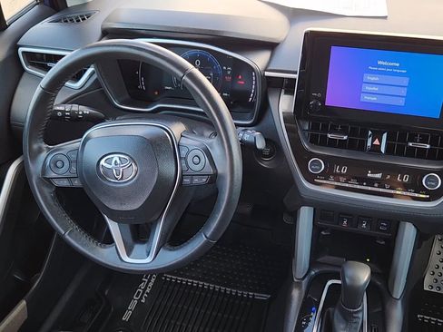 Certified 2025 Toyota Corolla Cross XLE AWD/4WD image 5