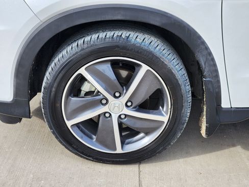 Used 2021 Honda HR-V EX image 12