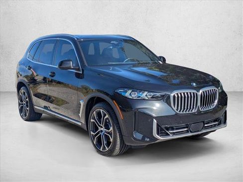 Used 2024 BMW X5 xDrive40i w/ Premium Package AWD/4WD image 3