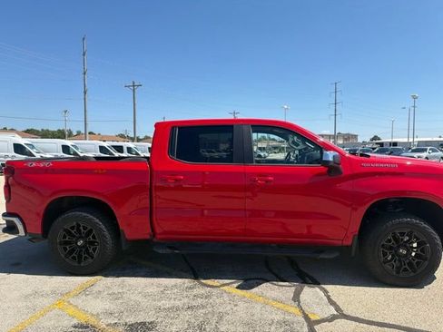 Used 2021 Chevrolet Silverado 1500 LT w/ Convenience Package II AWD/4WD image 5