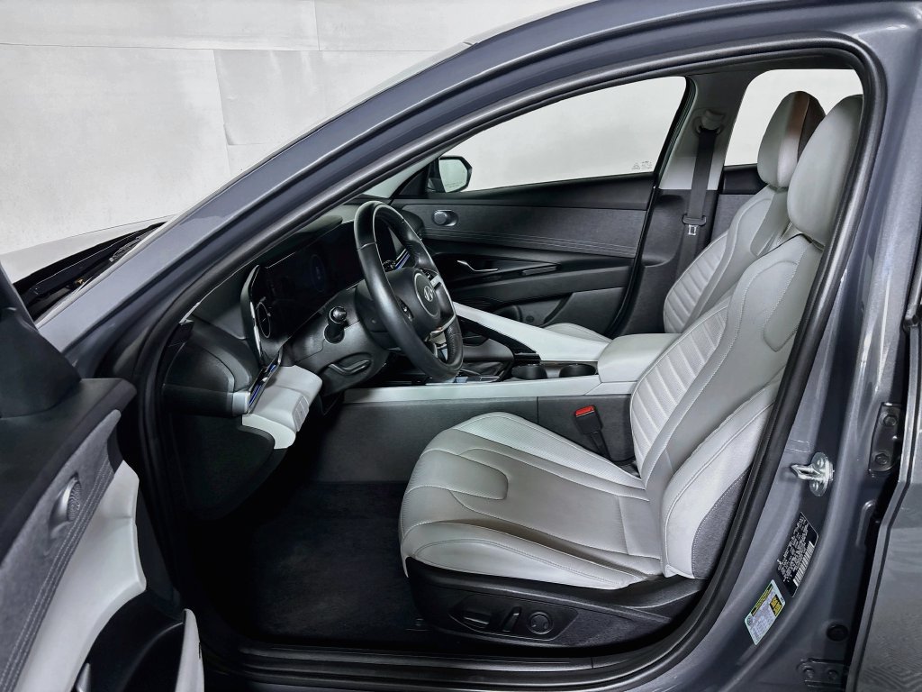 Used 2024 Hyundai Elantra Limited FWD image 11