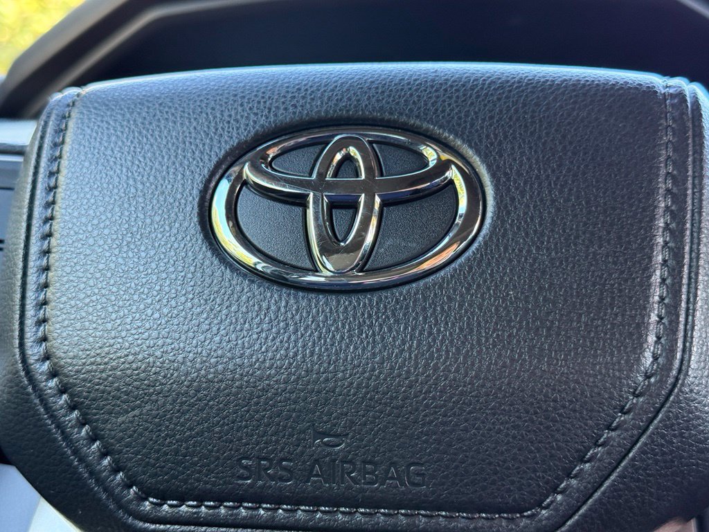 Used 2025 Toyota Sequoia SR5 AWD/4WD image 18
