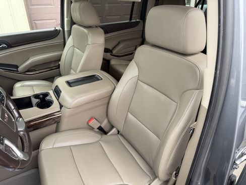 Used 2019 GMC Yukon XL SLT w/ Premium Edition AWD/4WD image 54