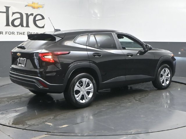 New 2026 Chevrolet Trax LS FWD image 28