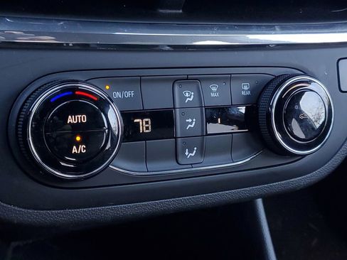 Used 2025 Buick Envista Preferred image 22