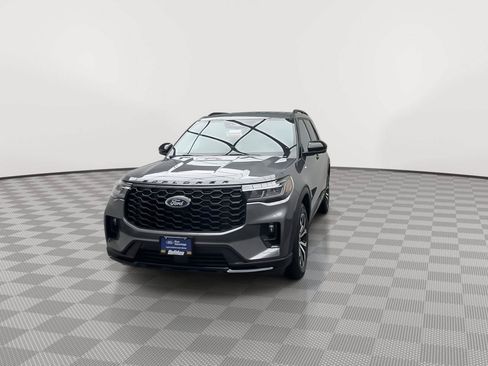 Certified 2025 Ford Explorer ST-Line AWD/4WD image 38