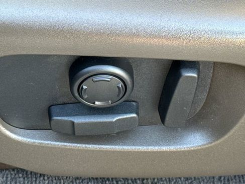 Used 2020 Land Rover Range Rover Sport SE image 23