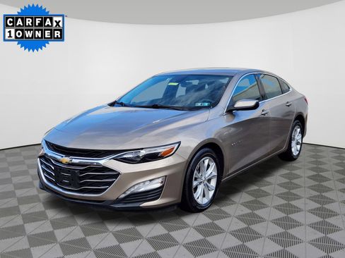 Used 2025 Chevrolet Malibu LT image 2