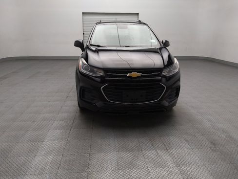 Used 2021 Chevrolet Trax LT w/ LT Convenience Package FWD image 14