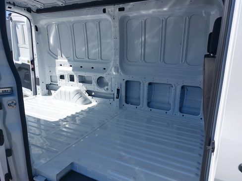 New 2026 Ford Transit 250 148 Medium Roof RWD image 11