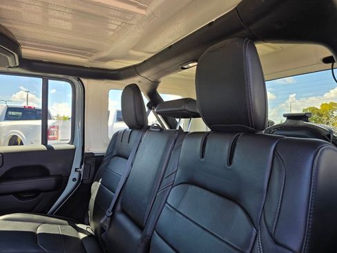 Used 2023 Jeep Wrangler Sahara w/ Cold Weather Group image 17