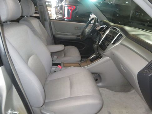 Used 2004 Toyota Highlander 4WD V6 image 29