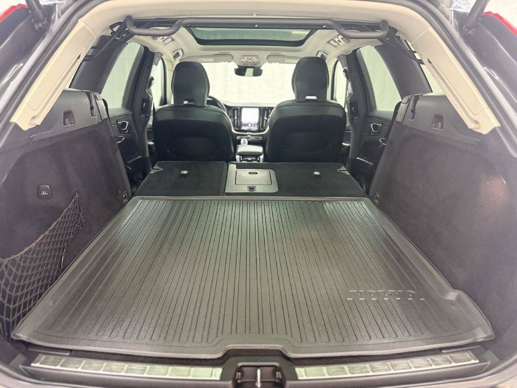 Used 2022 Volvo XC60 B6 Inscription w/ Advanced Package AWD/4WD image 28
