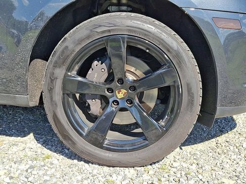 Used 2023 Porsche Macan AWD/4WD image 18