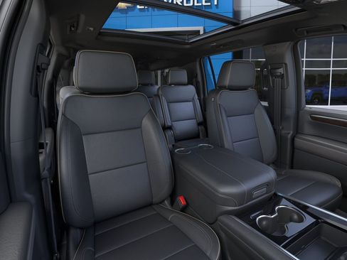 New 2026 Chevrolet Suburban Premier w/ Sun And Tow Package AWD/4WD image 16