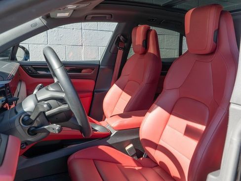 Certified 2024 Porsche Macan 4 Electric image 5