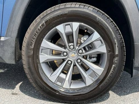 Certified 2026 Chevrolet Equinox LT w/ Safety and Technology Package AWD/4WD image 18