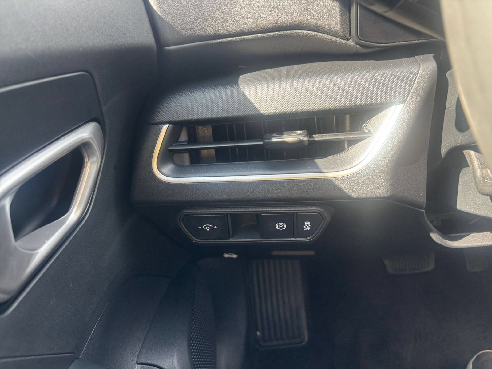 Used 2026 Kia K4 FWD image 32