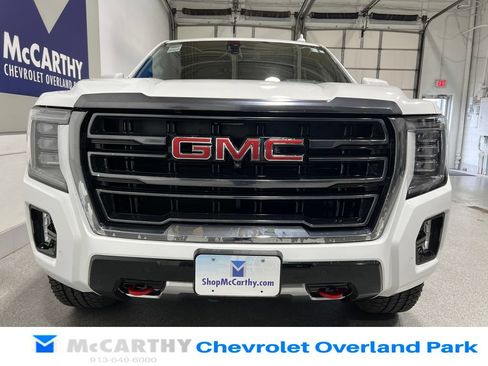 Used 2023 GMC Yukon XL AT4 w/ Technology Package AWD/4WD image 10