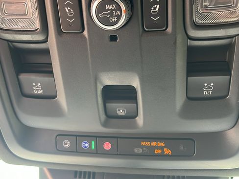 New 2024 Cadillac Escalade Premium Luxury image 17