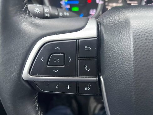 Used 2024 Toyota Highlander XLE image 18