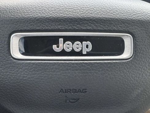 Used 2022 Jeep Grand Cherokee L Limited AWD/4WD image 28