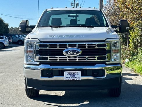 Used 2024 Ford F350 XLT image 8