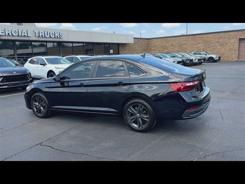 Used 2024 Volkswagen Jetta SE w/ Black Wheel Package FWD image 6