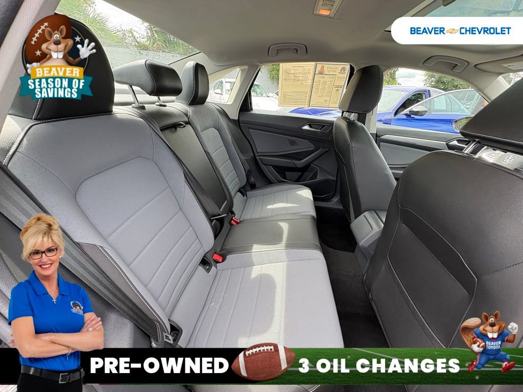 Used 2025 Volkswagen Jetta SE FWD image 22
