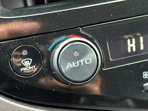 Used 2021 Toyota Camry XLE w/ Navigation Upgrade Package image 29