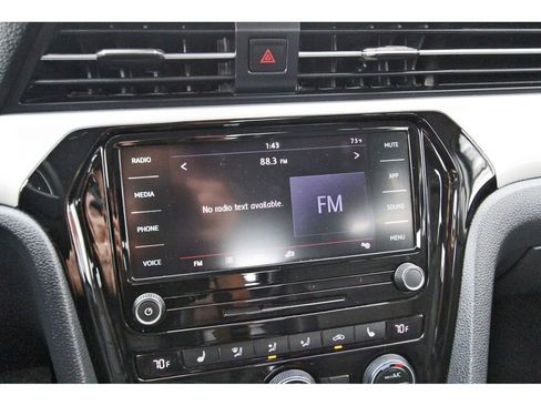 Used 2022 Volkswagen Passat 2.0T SE image 26