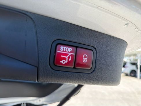 Used 2020 Mercedes-Benz GLB 250 GLB 250 image 32