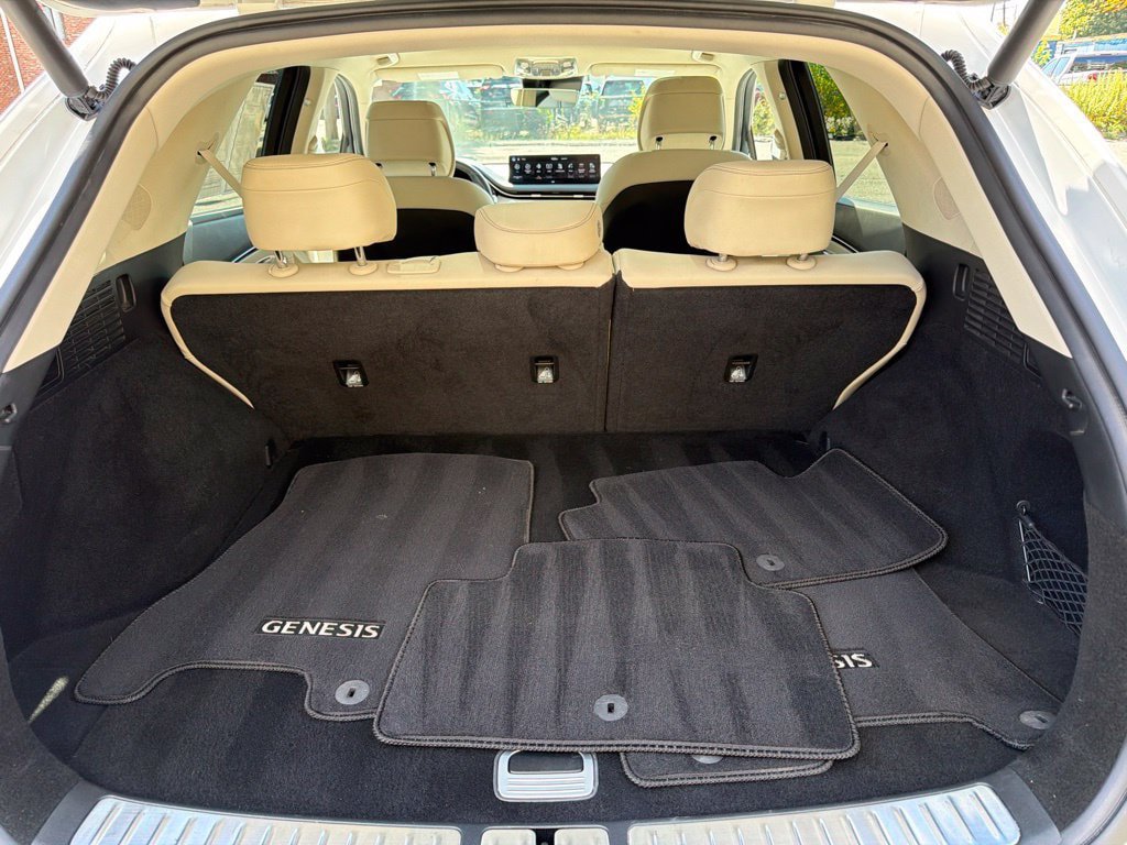 Used 2022 Genesis GV70 2.5T w/ Select Package AWD/4WD image 30