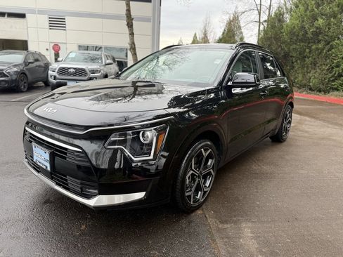 Used 2023 Kia Niro EX Touring image 6