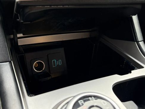 Used 2020 Ford Explorer XLT image 21