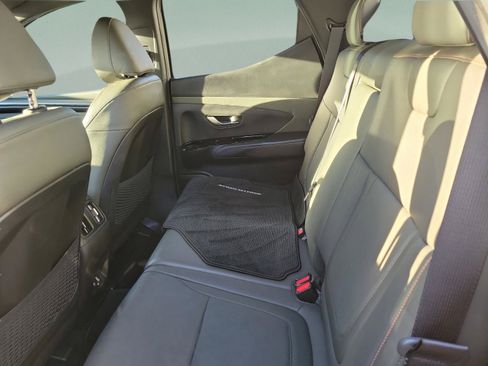 Certified 2023 Hyundai Santa Cruz Limited AWD/4WD image 7
