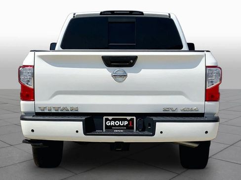 Used 2021 Nissan Titan SV w/ SV Convenience Package AWD/4WD image 5