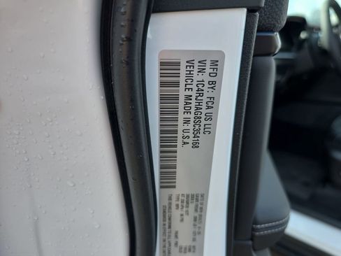 New 2025 Jeep Grand Cherokee Altitude image 35