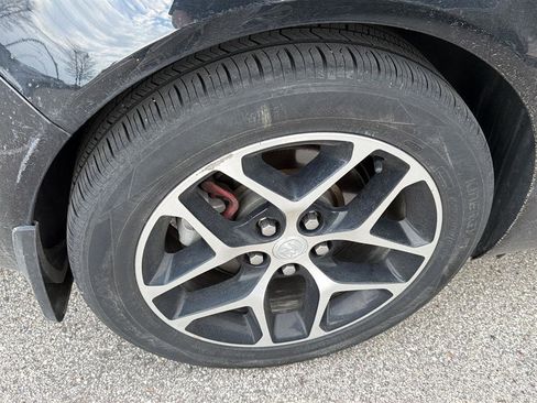 Used 2017 Buick Regal Sport Touring image 7